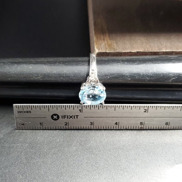 Size 8 Sterling Silver Beautiful Oval Topaz With Diamonds Ring - Picture 7 of 8